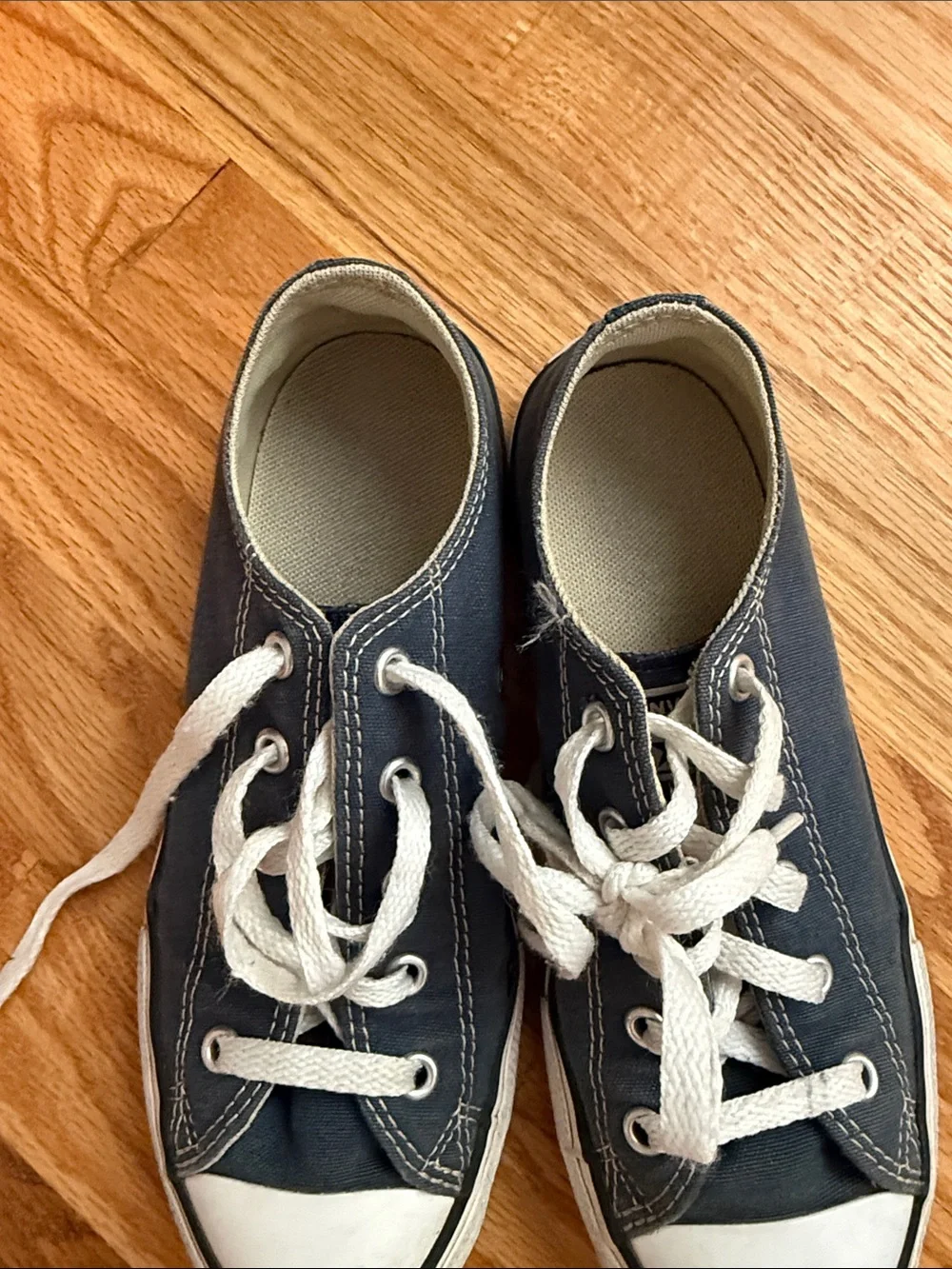 Converse Kids Low-Top Sneakers in Navy and White